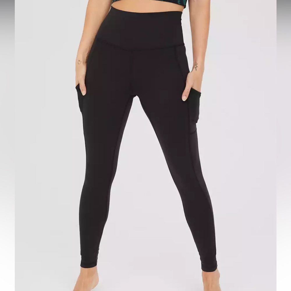 American Eagle Aerie Offline The Hugger Legging -Short Length